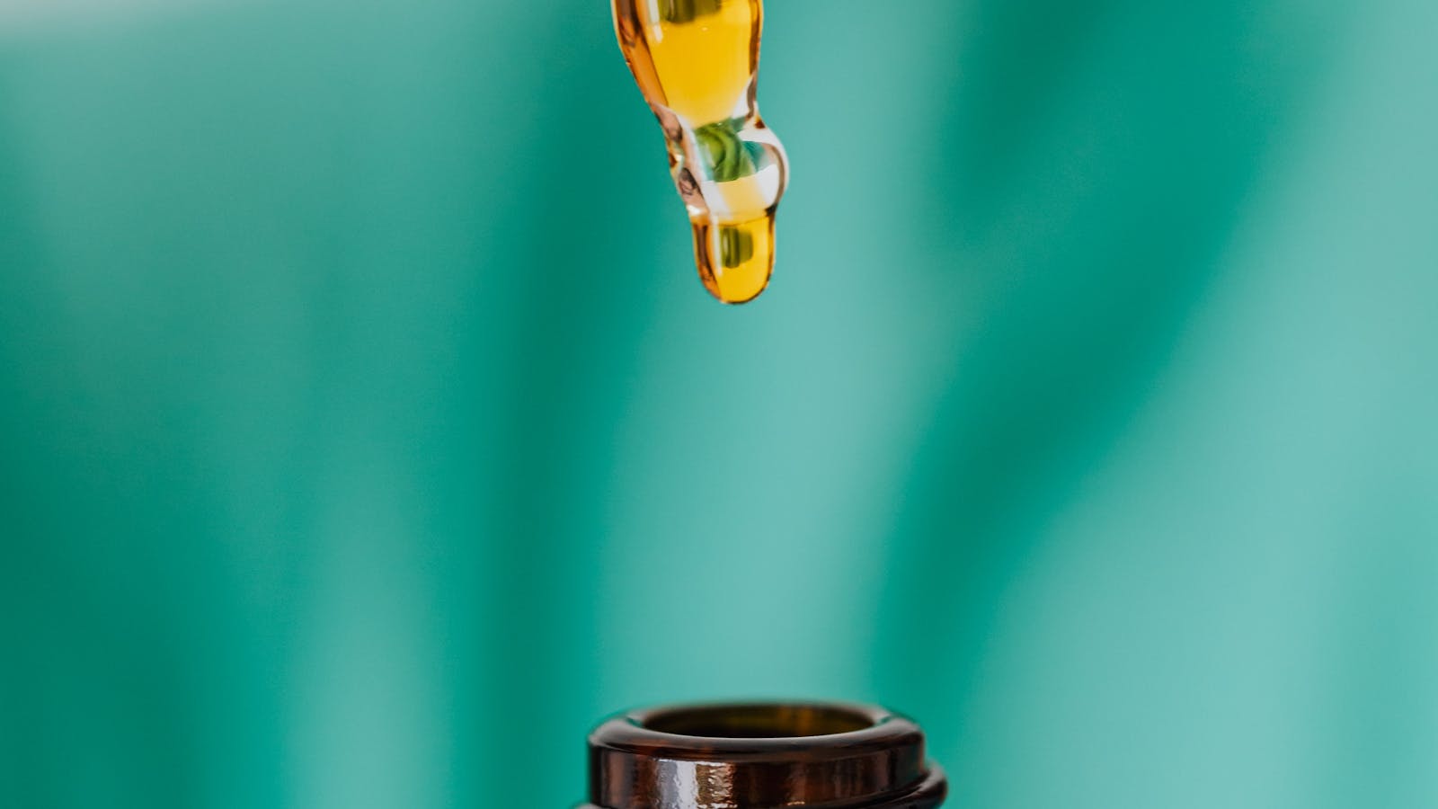 Retinol: How It Works and How to Start in 2026